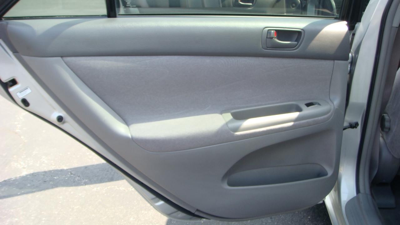 Toyota Camry LE 2002