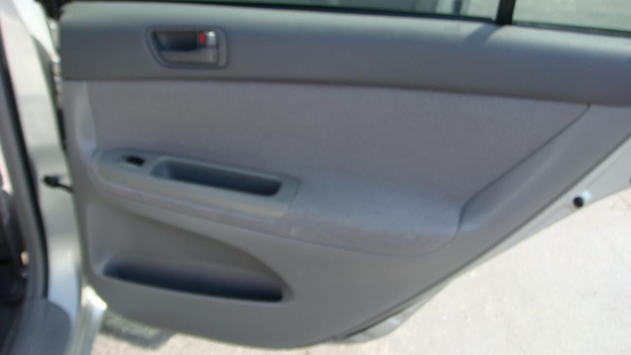Toyota Camry LE 2002
