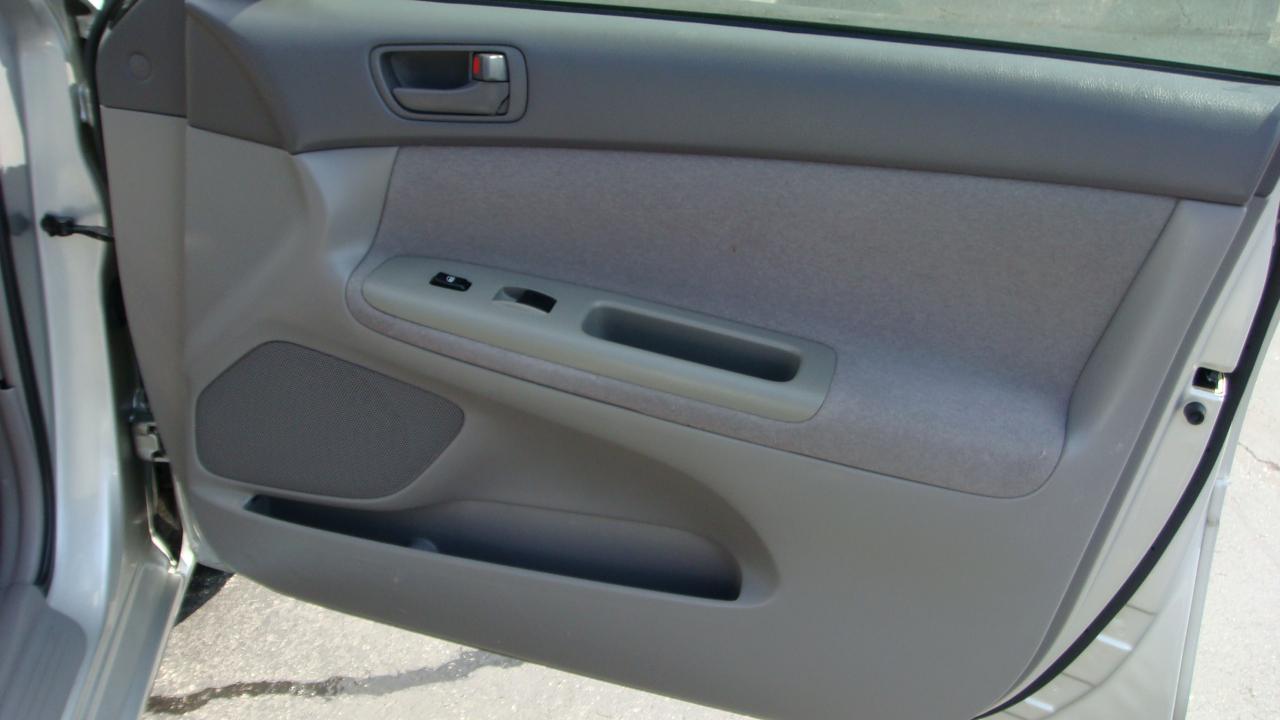 Toyota Camry LE 2002