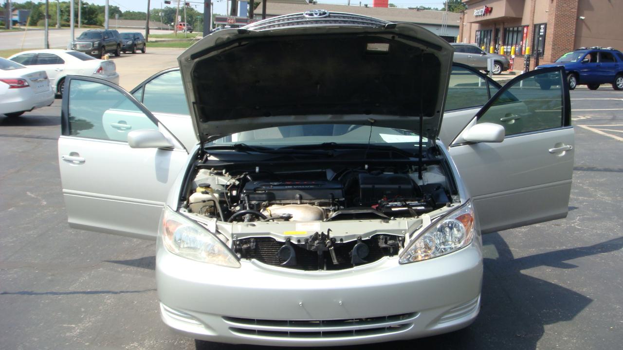 Toyota Camry LE 2002