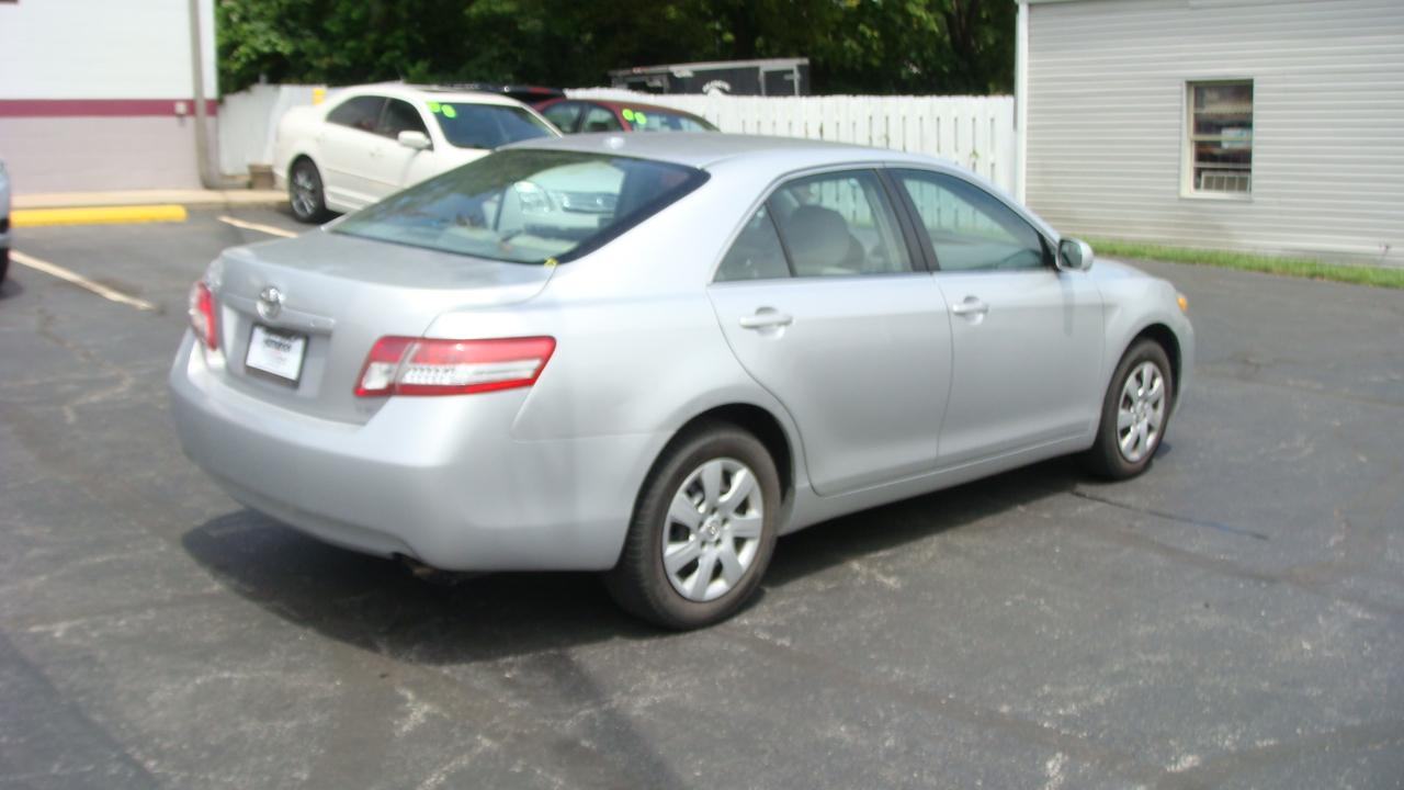 Toyota Camry LE 4D Sedan 2011