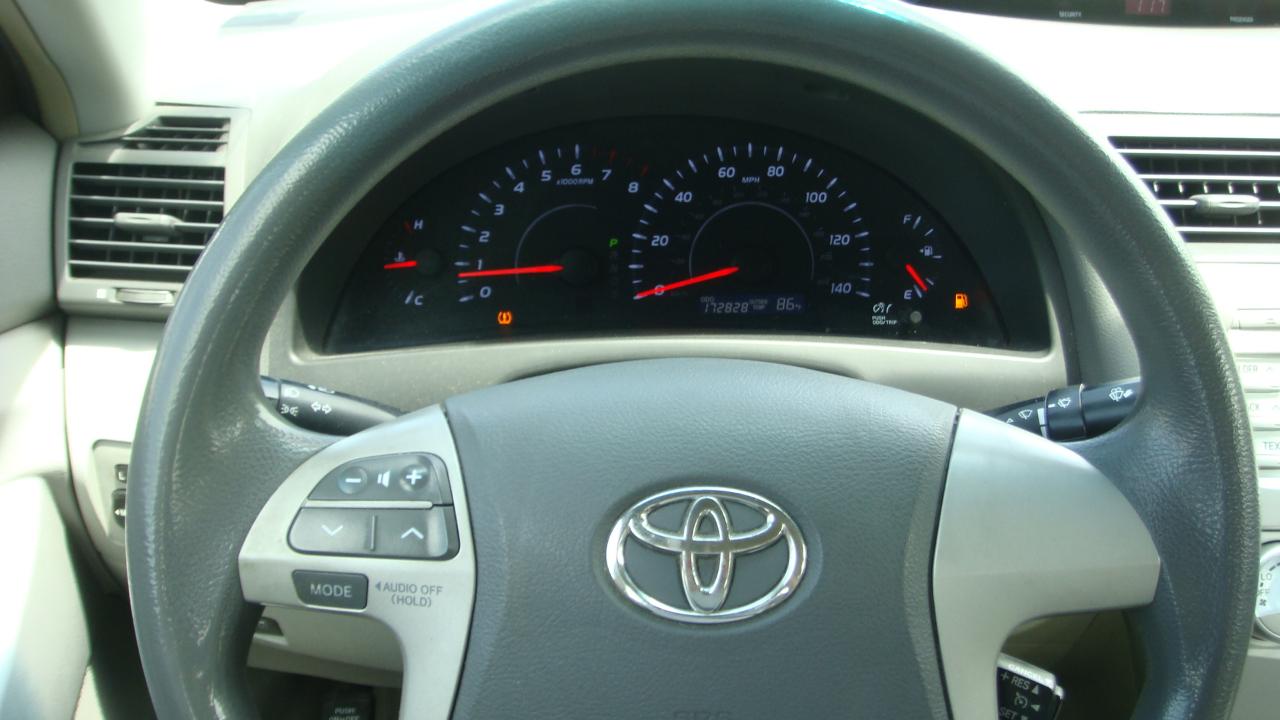 Toyota Camry LE 4D Sedan 2011