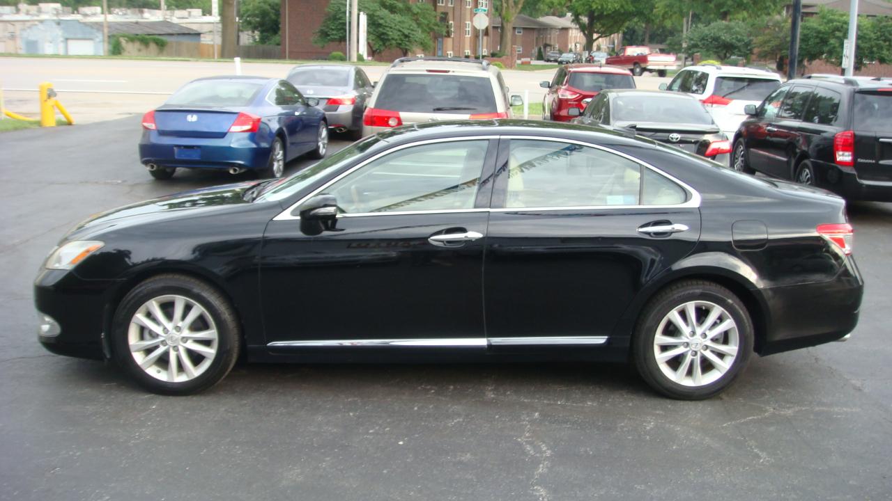 Lexus ES 350 Sedan 2010