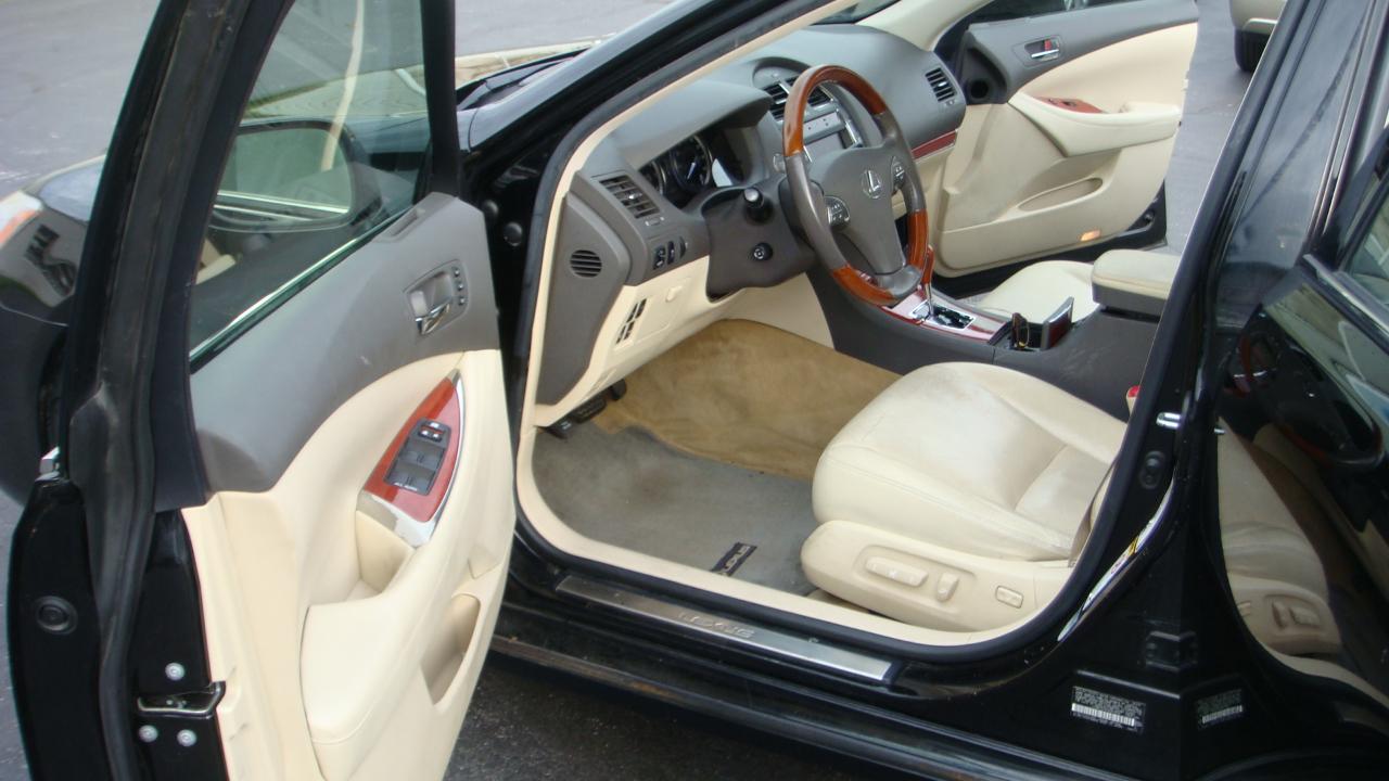 Lexus ES 350 Sedan 2010