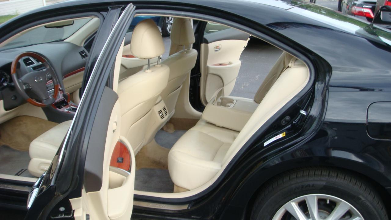 Lexus ES 350 Sedan 2010