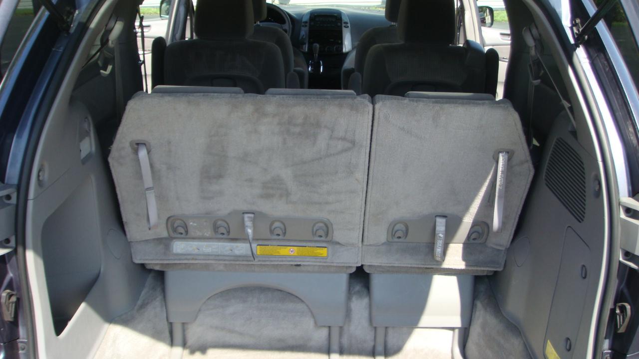 Toyota Sienna LE 2006
