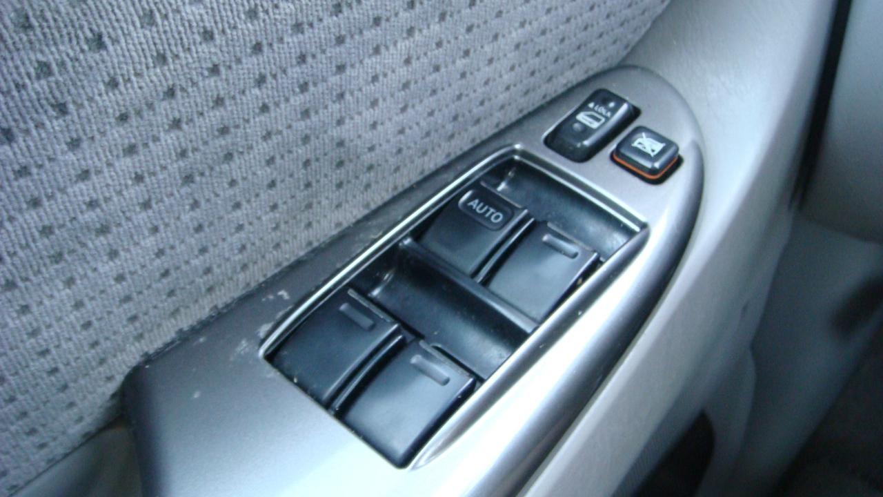 Toyota Sienna LE 2006