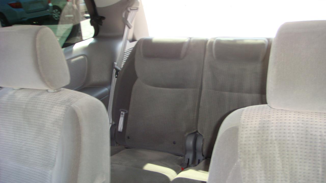 Toyota Sienna LE 2006
