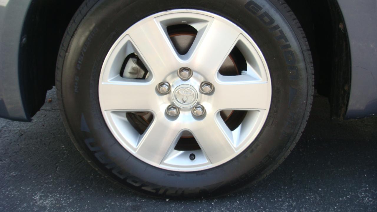 Toyota Sienna LE 2006