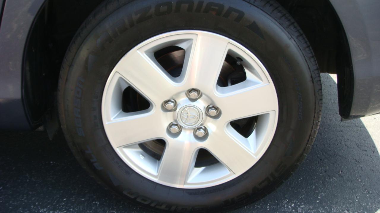 Toyota Sienna LE 2006