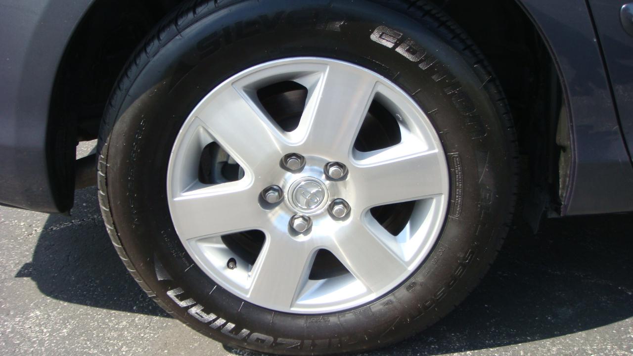 Toyota Sienna LE 2006