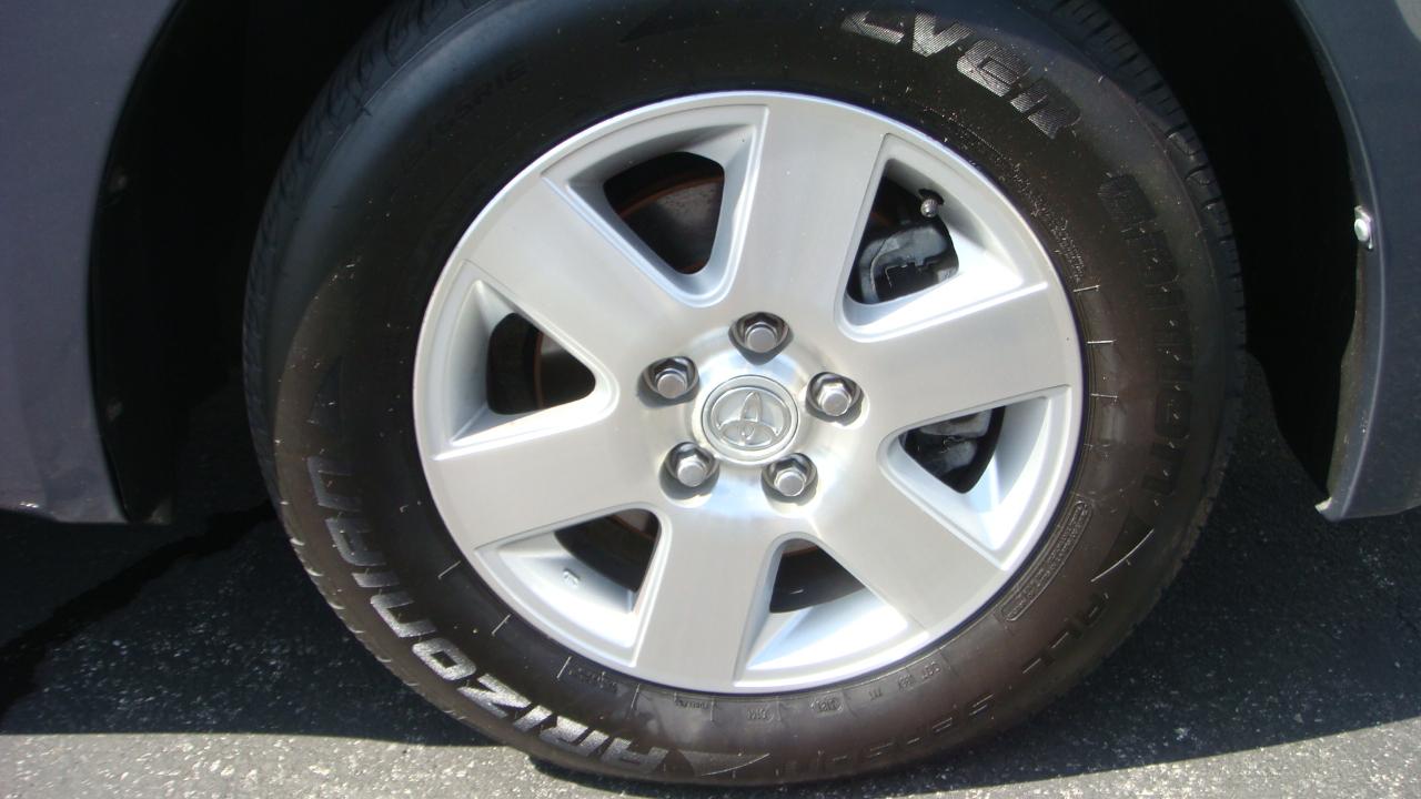 Toyota Sienna LE 2006