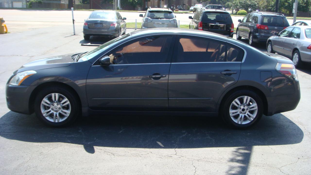 Nissan Altima 2.5 S 2011