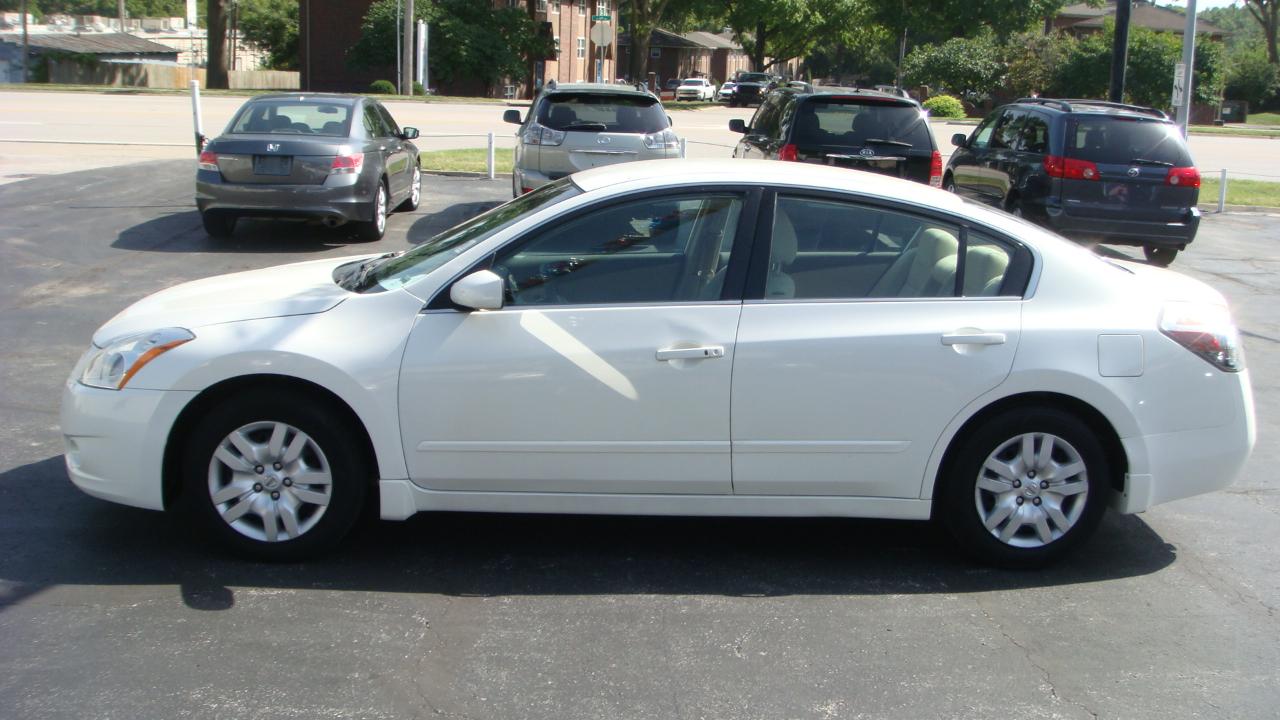 Nissan Altima 2.5 S 2010