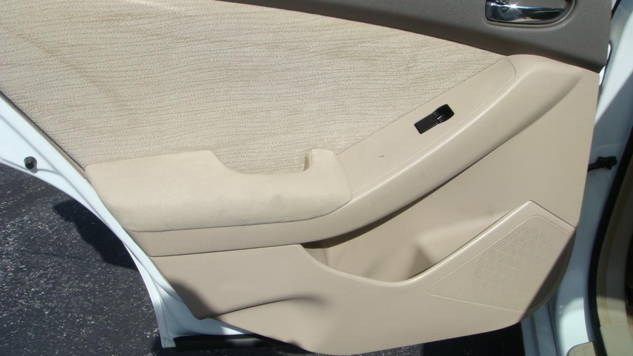 Nissan Altima 2.5 S 2010