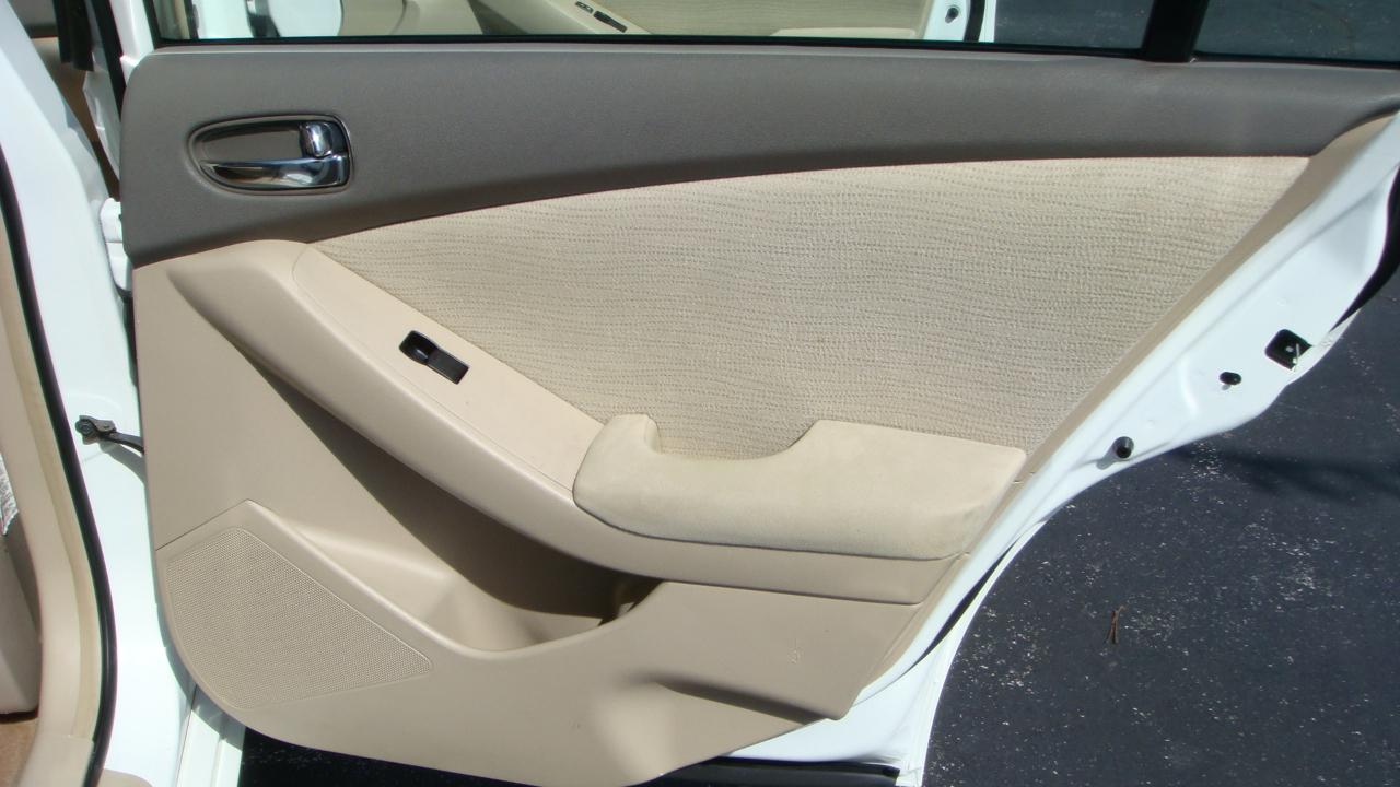 Nissan Altima 2.5 S 2010