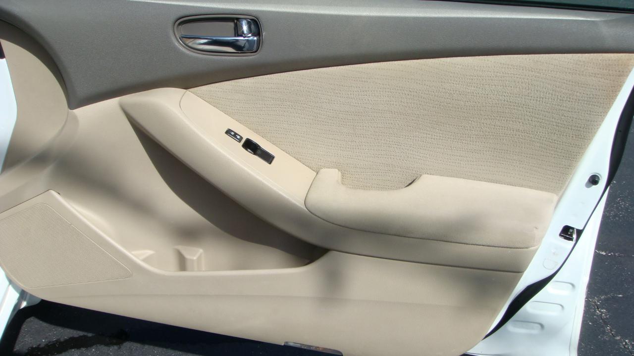 Nissan Altima 2.5 S 2010