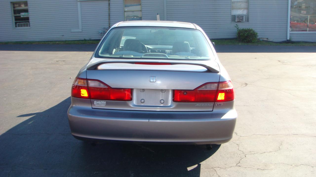 Honda Accord LX 2000