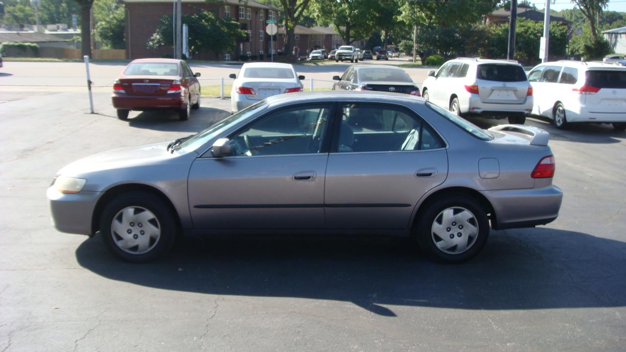 Honda Accord LX 2000