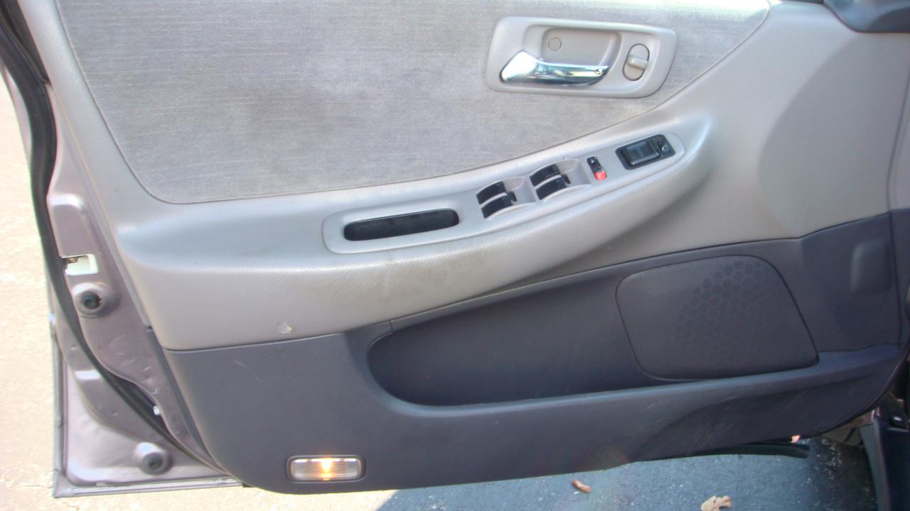 Honda Accord LX 2000