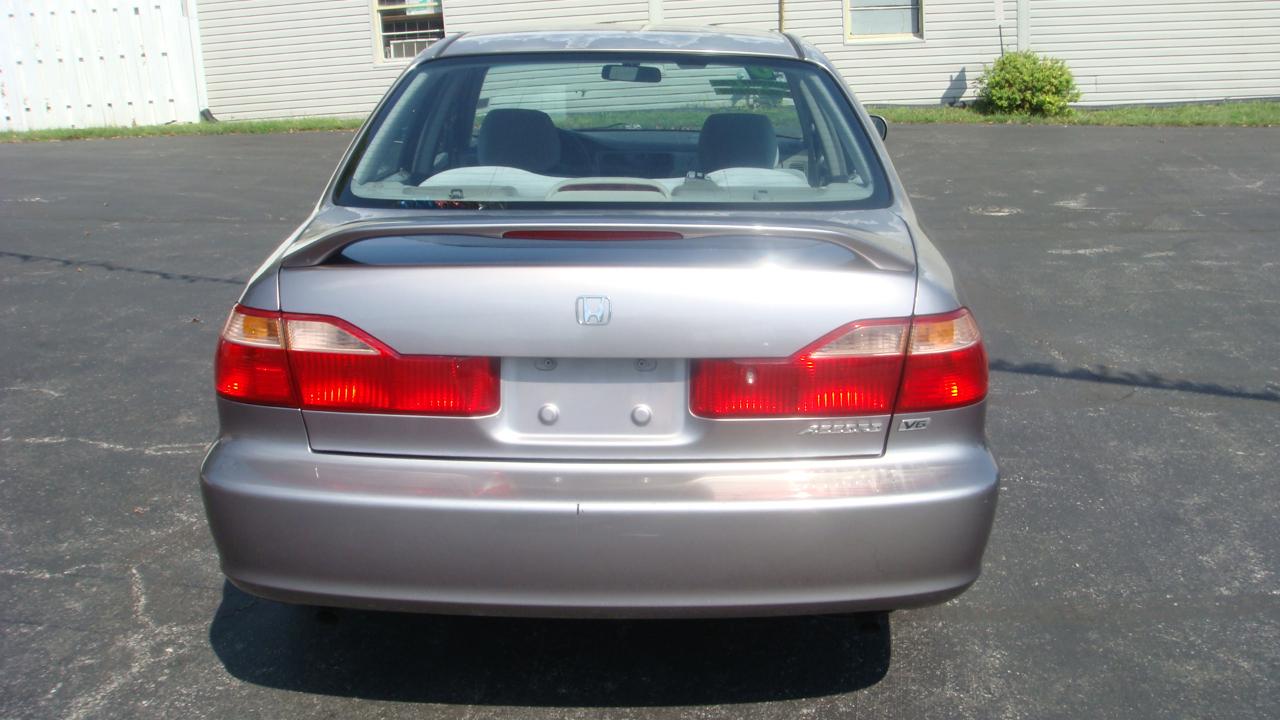 Honda Accord LX 2000