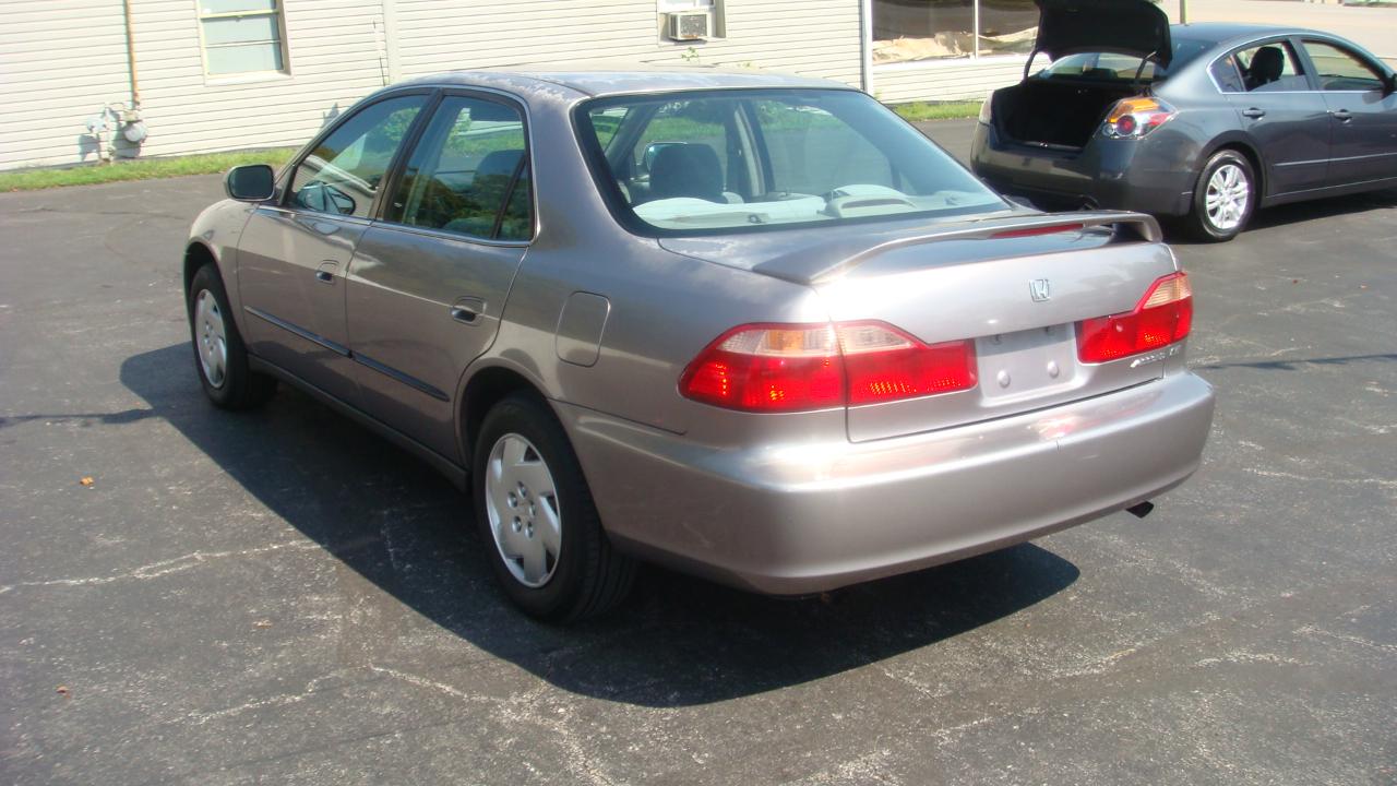 Honda Accord LX 2000