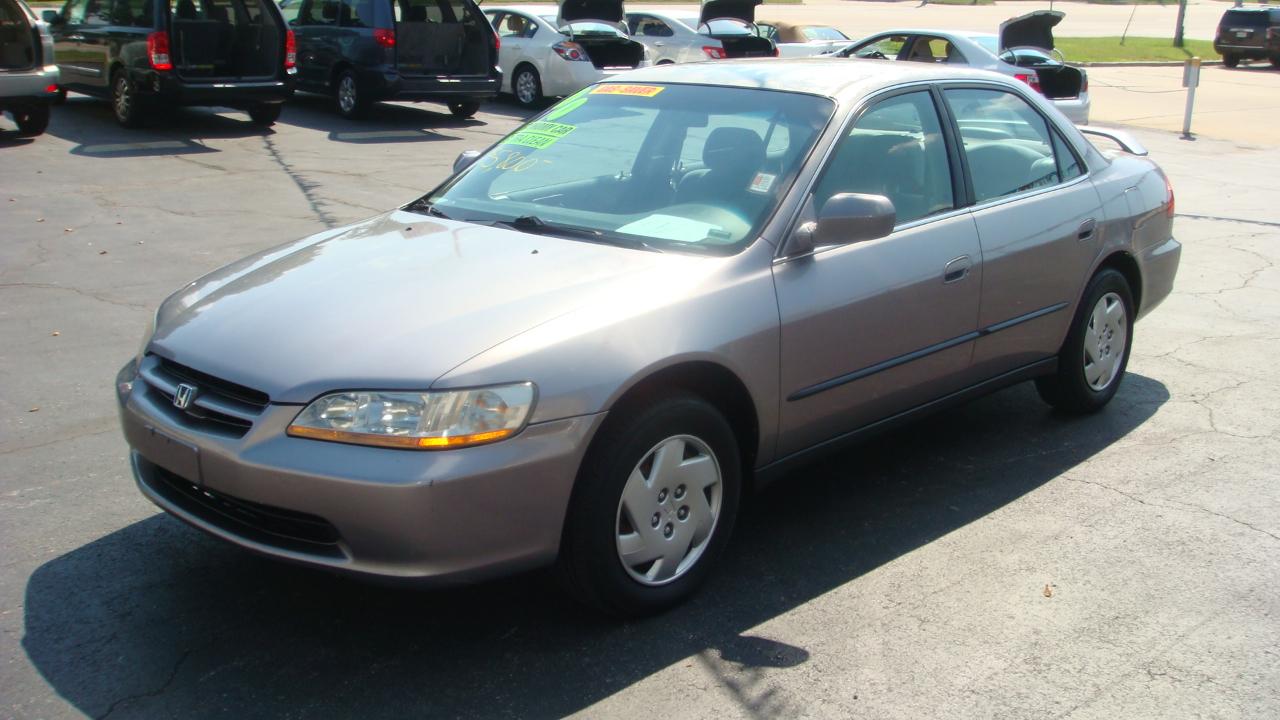 Honda Accord LX 2000