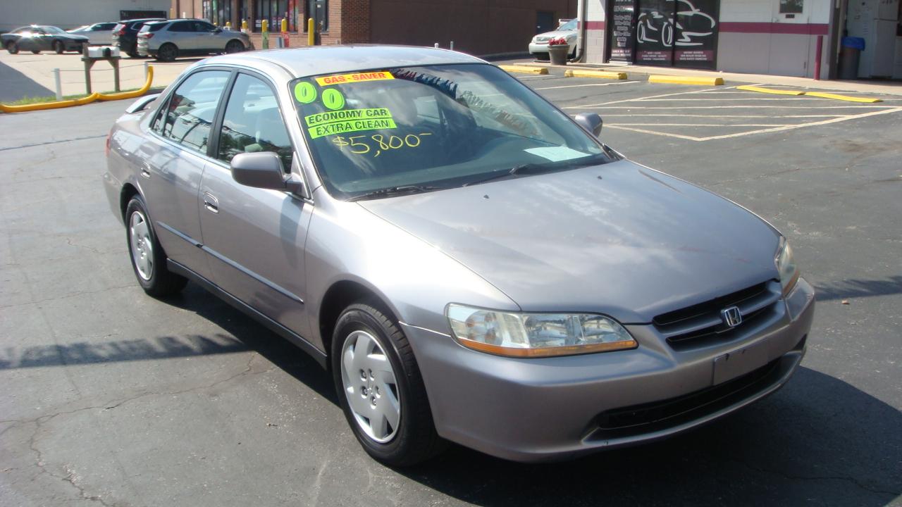 Honda Accord LX 2000