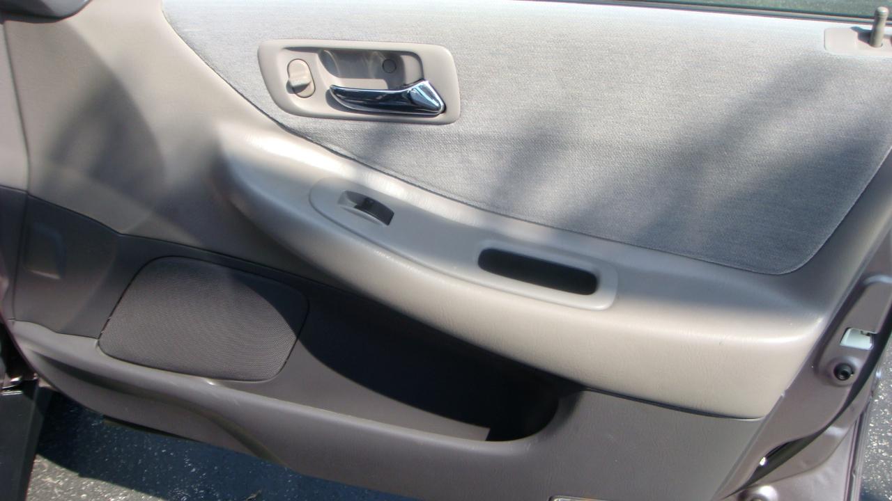 Honda Accord LX 2000