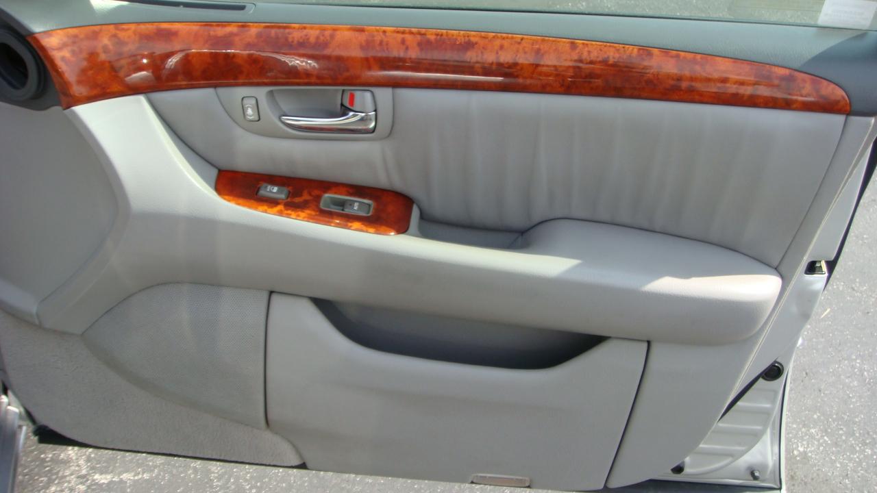 Lexus LS 430 Sedan 2006