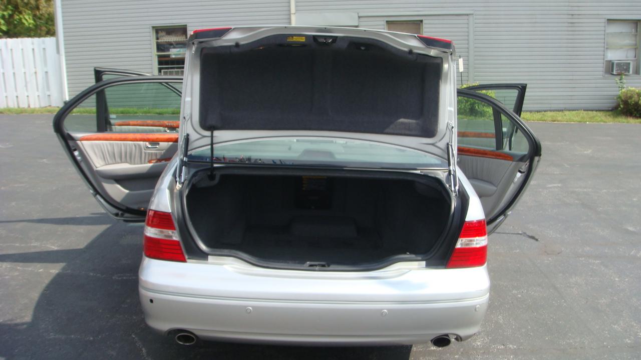 Lexus LS 430 Sedan 2006
