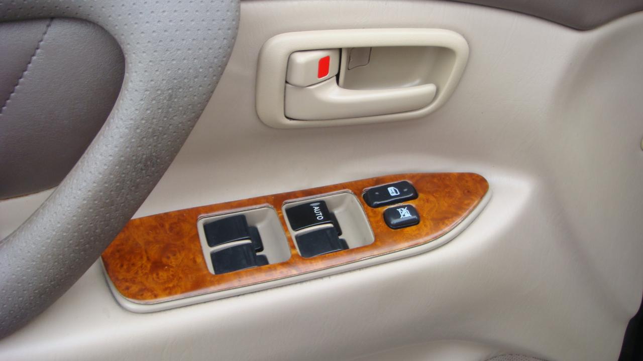 Toyota Land Cruiser 4WD 1999