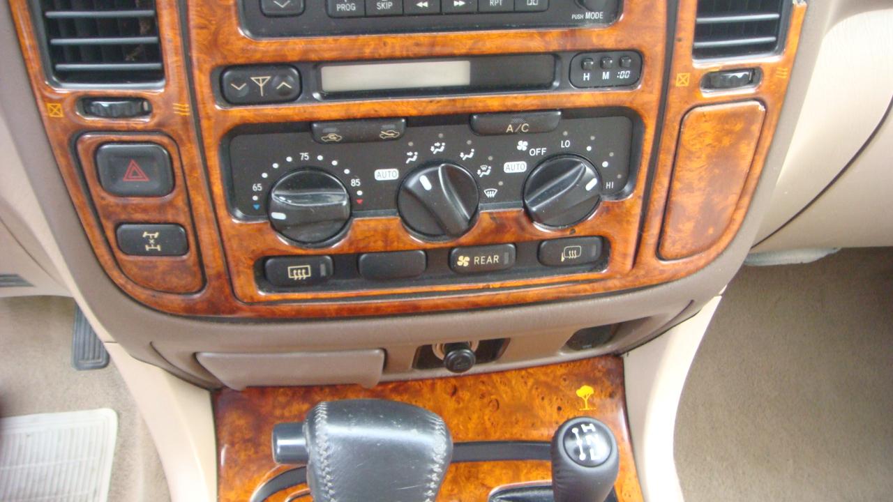 Toyota Land Cruiser 4WD 1999