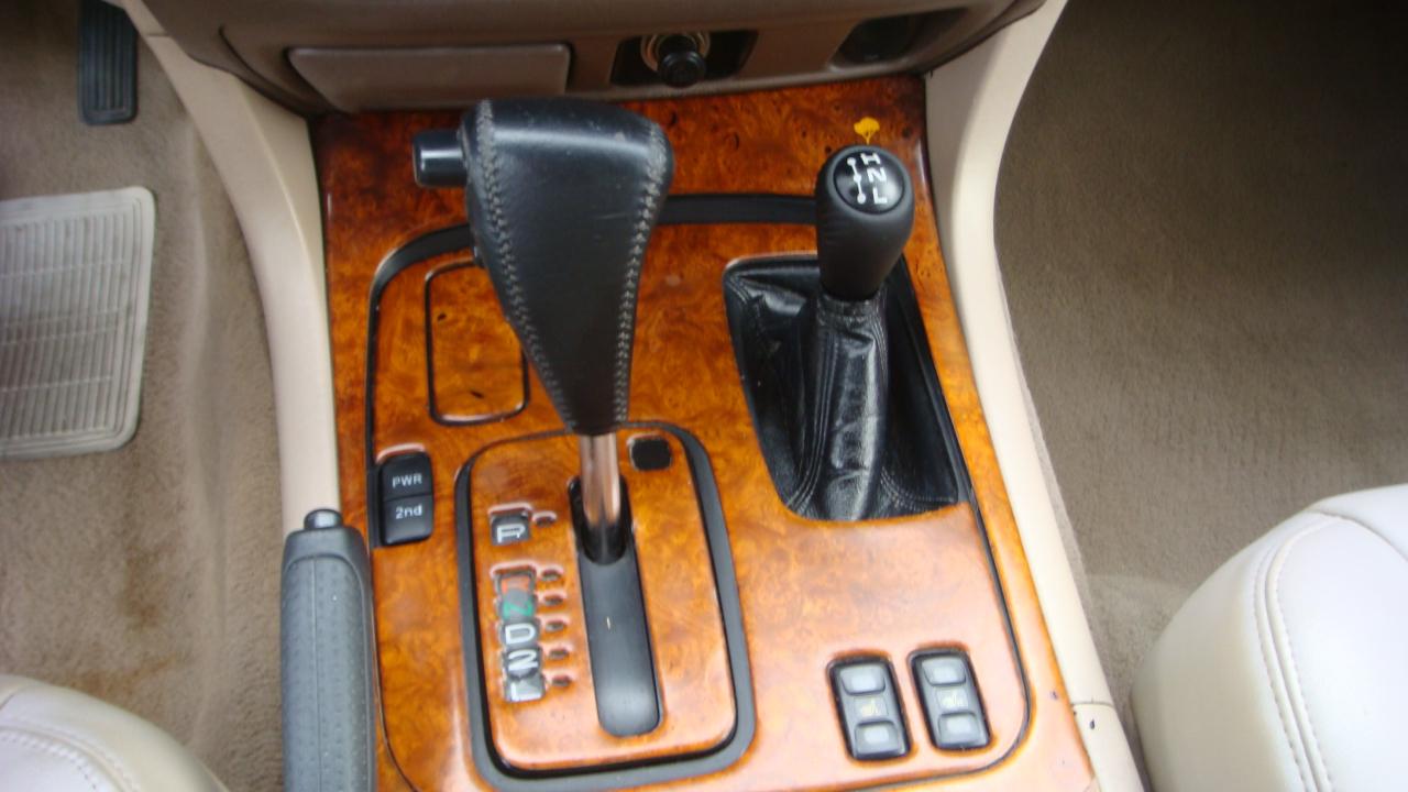 Toyota Land Cruiser 4WD 1999