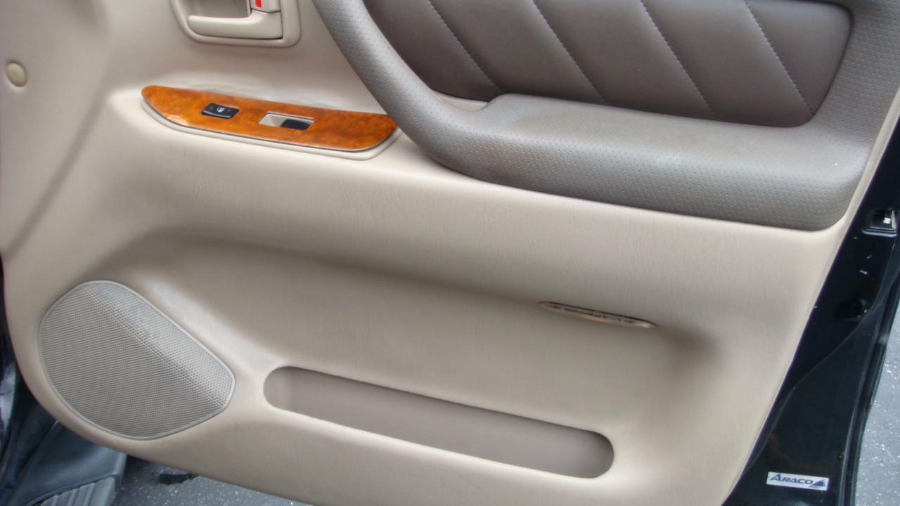Toyota Land Cruiser 4WD 1999