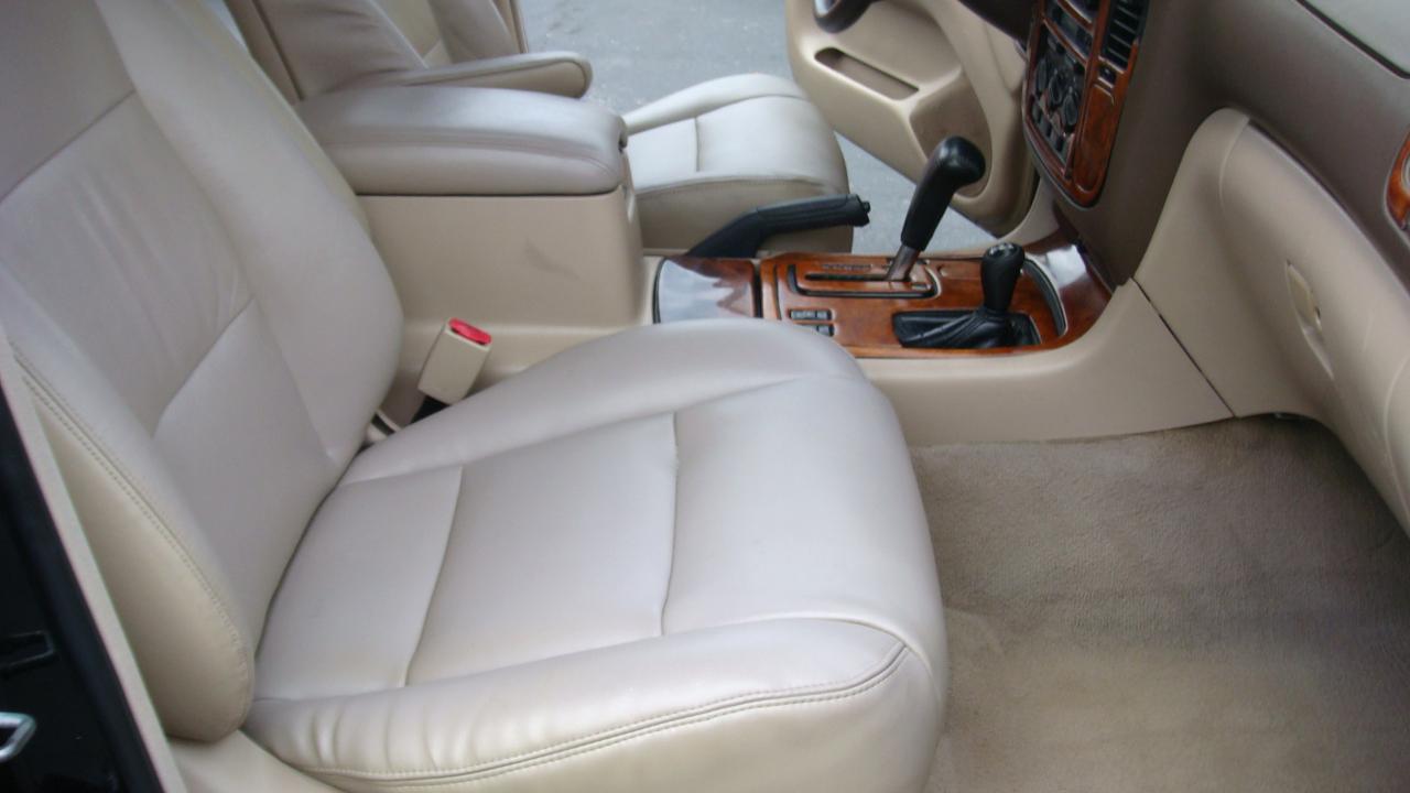 Toyota Land Cruiser 4WD 1999