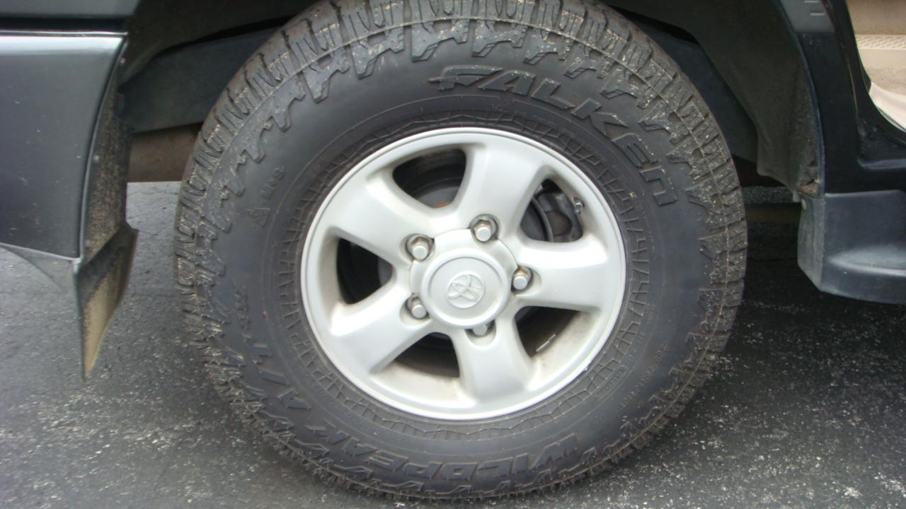 Toyota Land Cruiser 4WD 1999