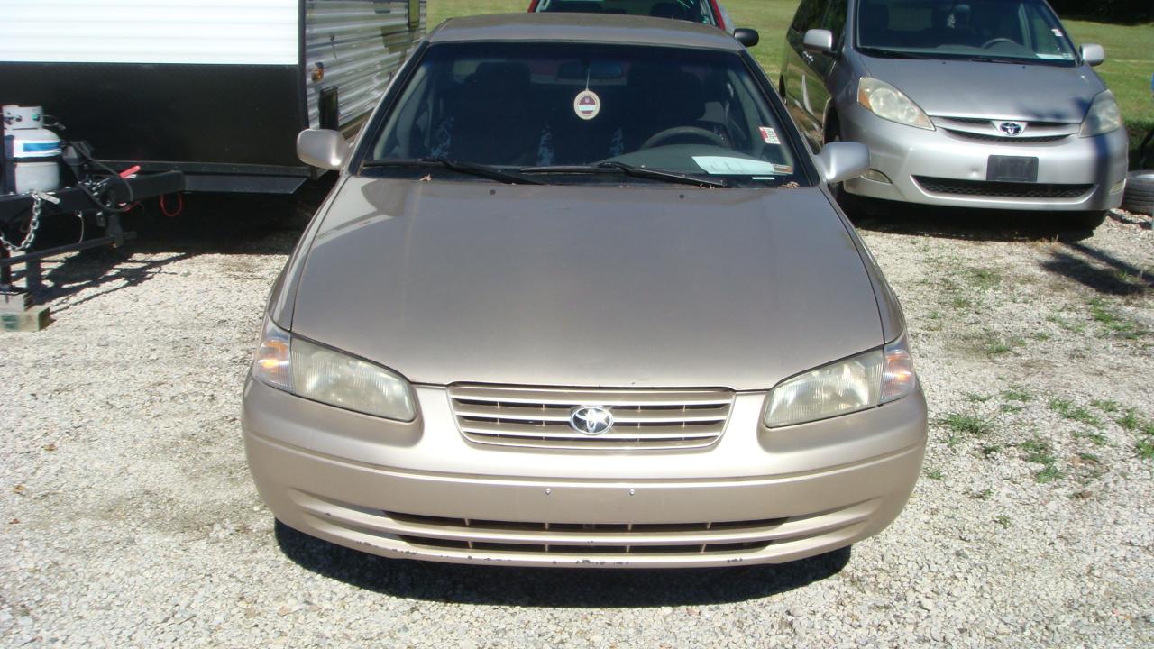 Toyota Camry LE 1999