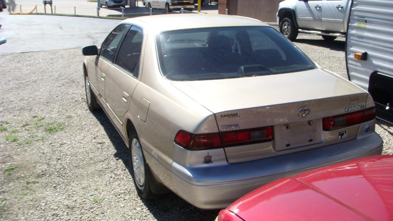 Toyota Camry LE 1999