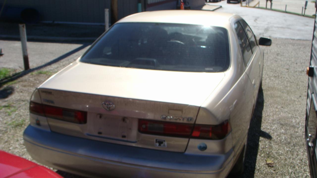Toyota Camry LE 1999