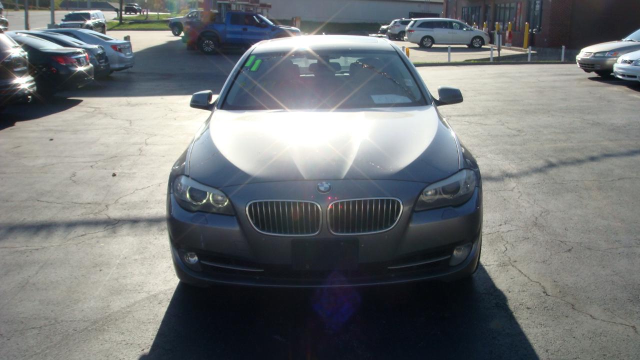 BMW 5-Series 535xi 2011