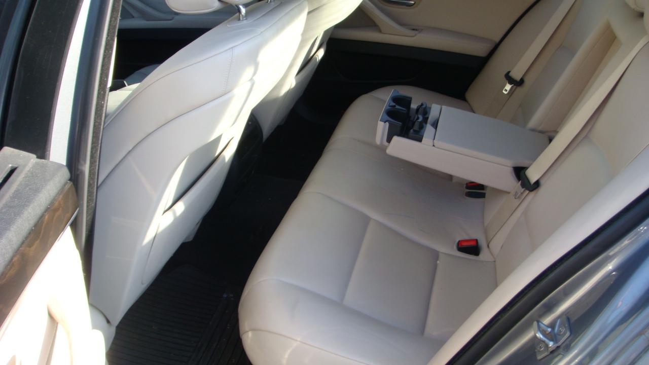 BMW 5-Series 535xi 2011