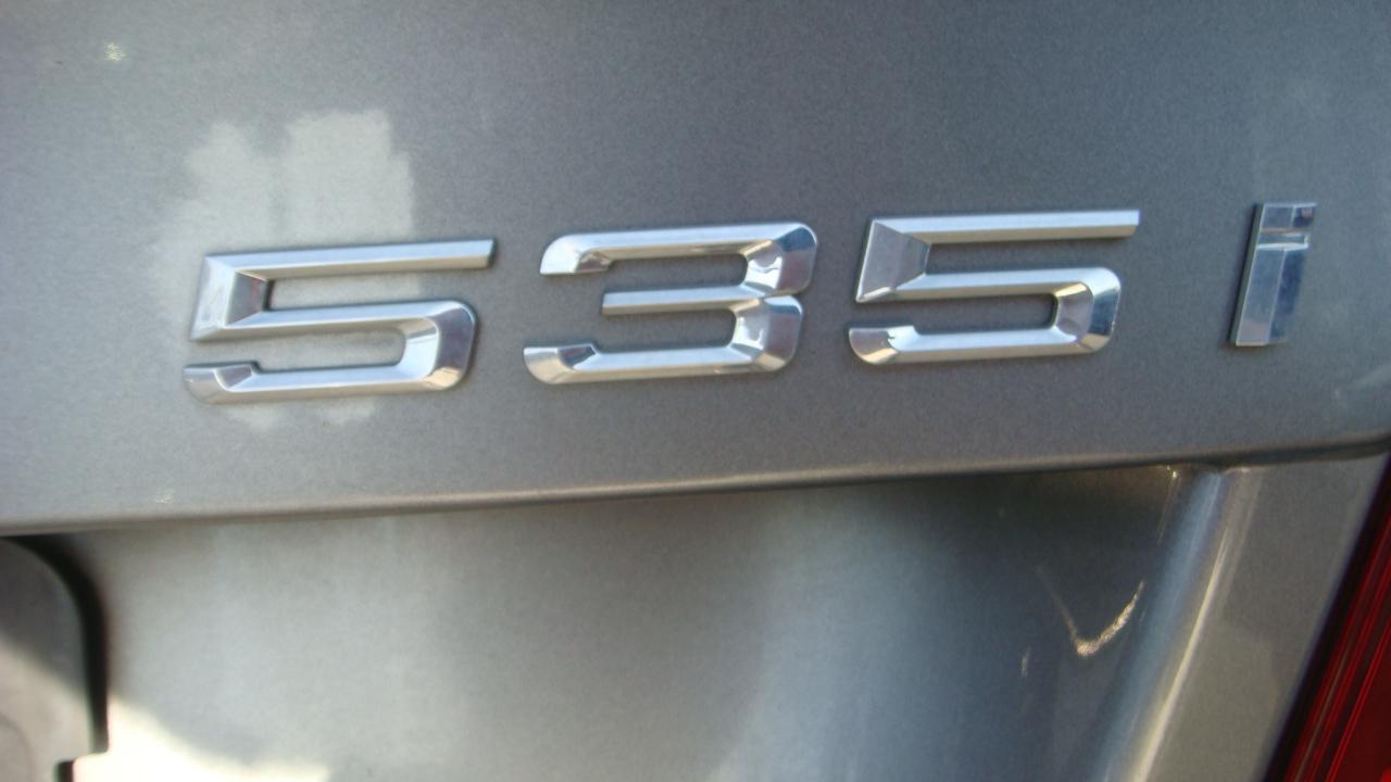 BMW 5-Series 535xi 2011