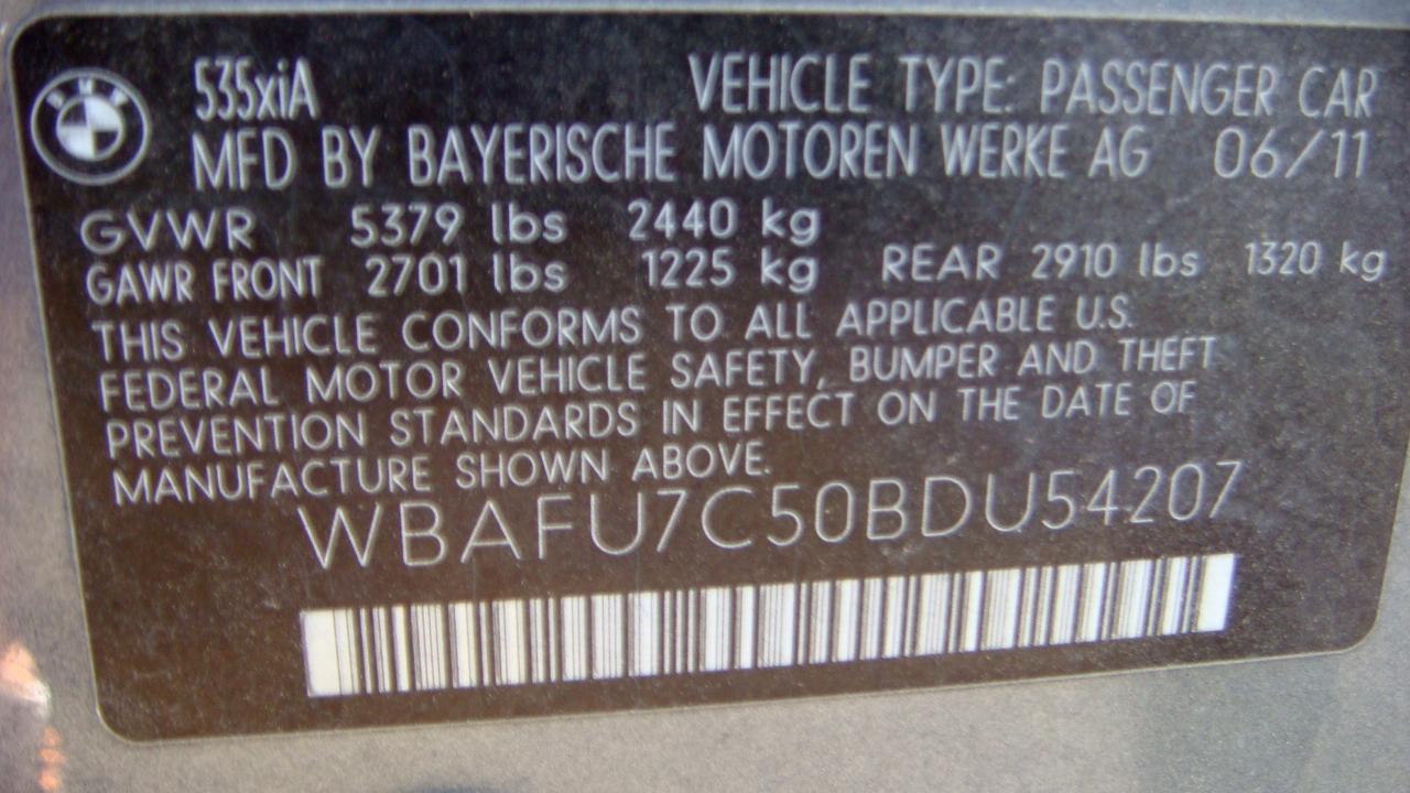 BMW 5-Series 535xi 2011
