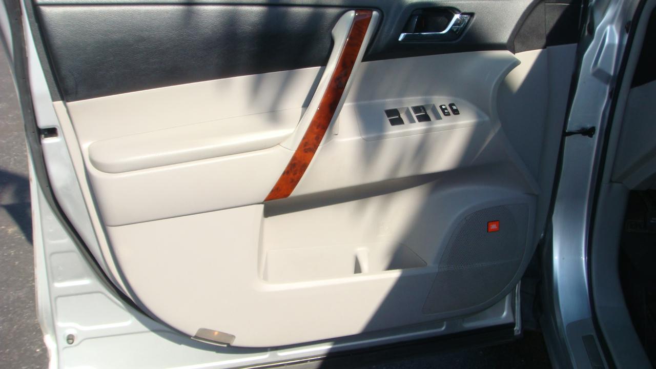 Toyota Highlander Limited 4WD 2012