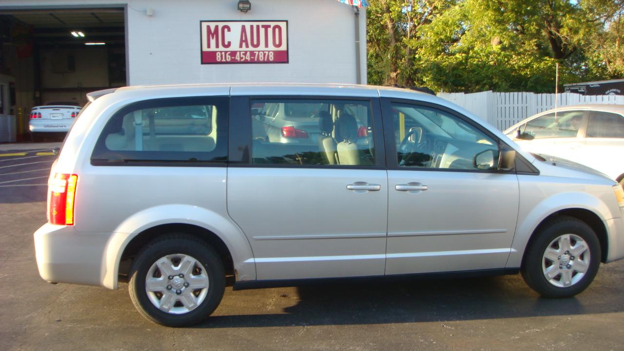 Dodge Grand Caravan SE 2010