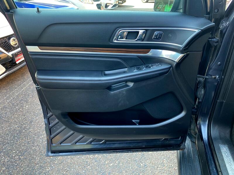 2017 Ford Explorer Limited photo 9
