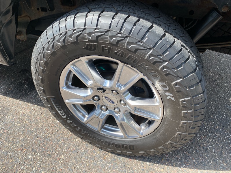 Ford F-150 XLT 4WD SuperCrew 5.5' Box 2017 Ford F-150 XLT 4WD SuperCrew 5.5' Box 2017