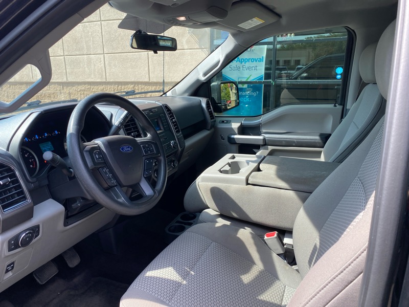 Ford F-150 XLT 4WD SuperCrew 5.5' Box 2017 Ford F-150 XLT 4WD SuperCrew 5.5' Box 2017