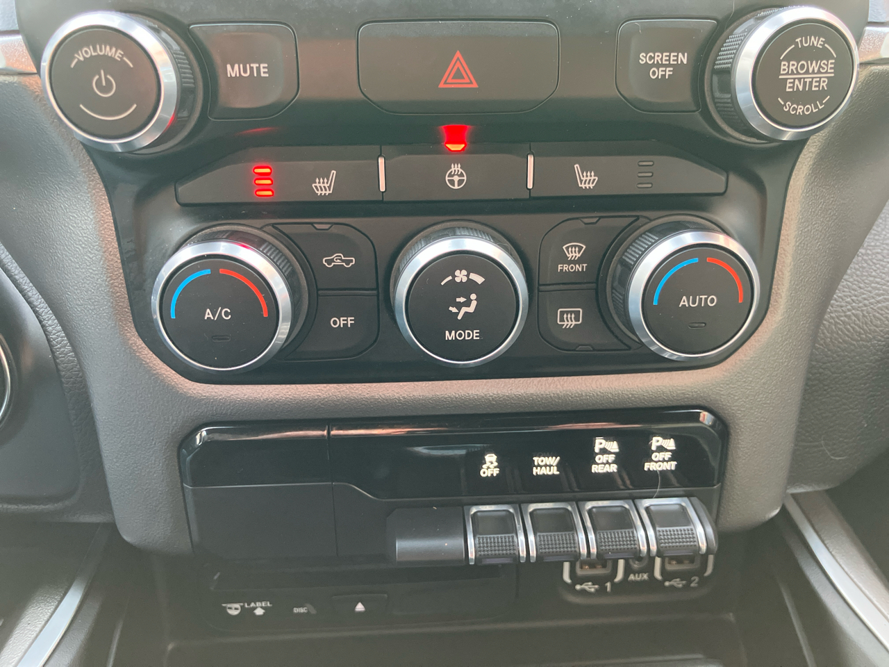 RAM 1500 Big Horn Crew Cab SWB 4WD 2019